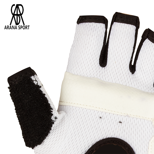 نمای نزدیک دوخت و جزئیات دستکش تکواندو آرنا اسپورتر