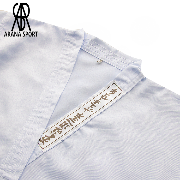 لباس کاراته حرفهای با پارچه مقاوم