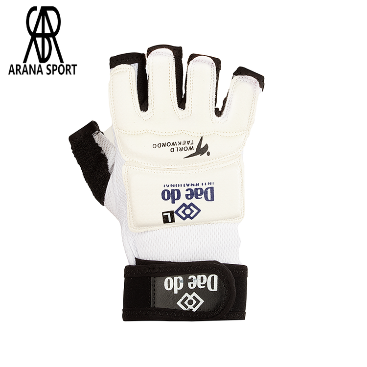 نمای پشت دستکش تکواندو با طراحی ارگونومیک و مقاوم