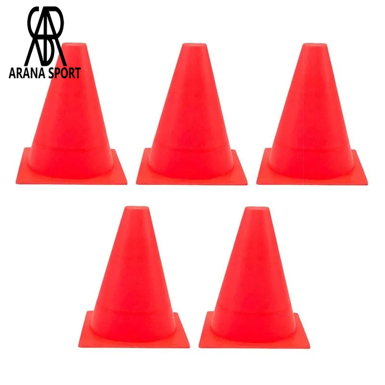 استفاده از موانع مخروطی در تمرین فوتبال