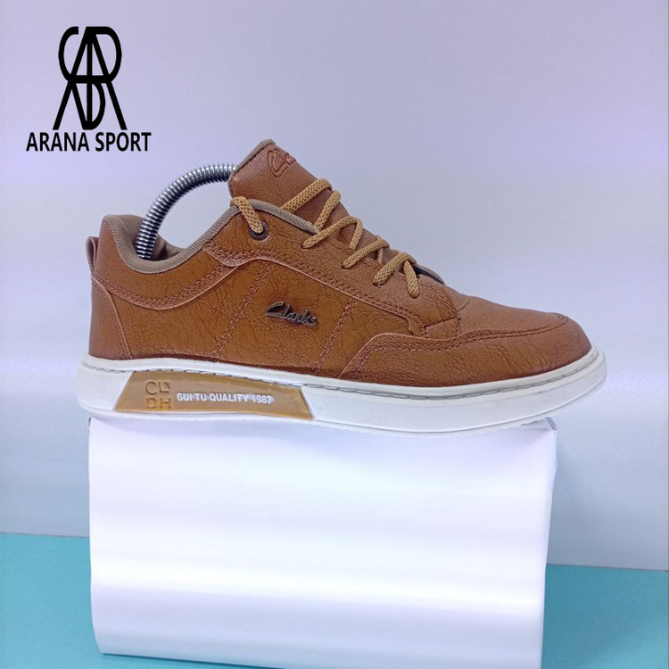 نمای بغل کفش اسپرت کلاسیک مدل 150