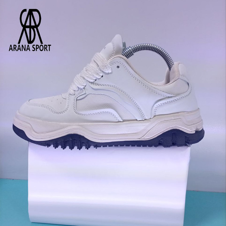 کتونی برشکا مناسب ست با شلوار جین