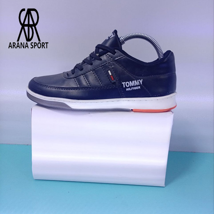 نمای پشت کتونی تامی مردانه کف دوخت