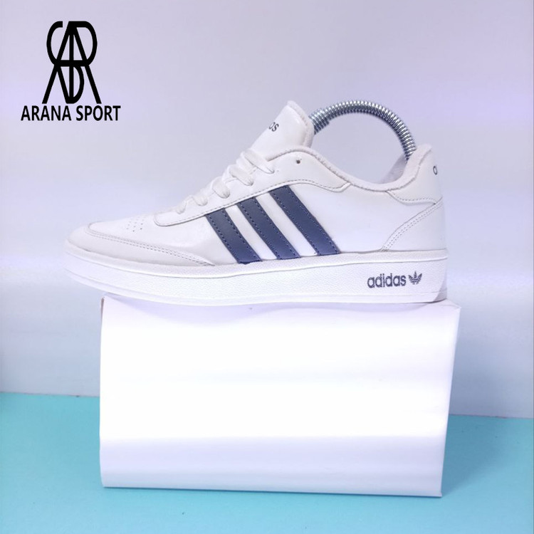 نمای پشت کتونی آدیداس همپر مردانه