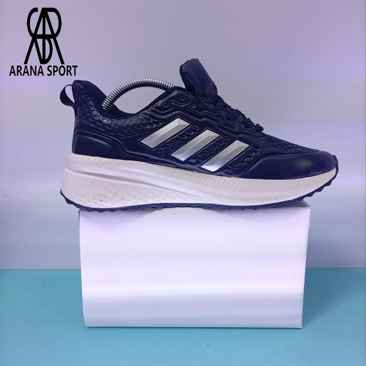 کتونی آدیداس سه خط مشکی بلک لایت نمای بغل