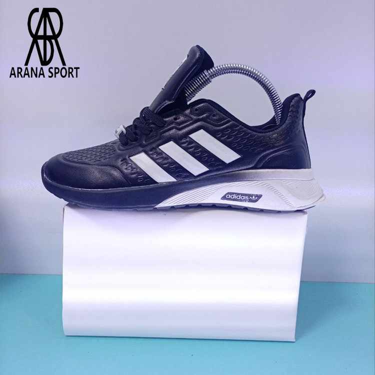 نمای پشت کتونی همپر اسپورت مردانه