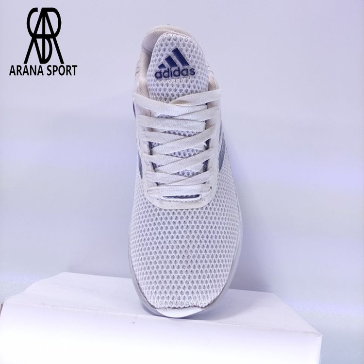 نمای کناری کفش آدیداس روزمره مناسب استایل اسپرت