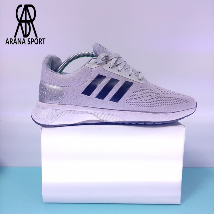 نمای بغل کتونی آدیداس اسپرت کف دوخت