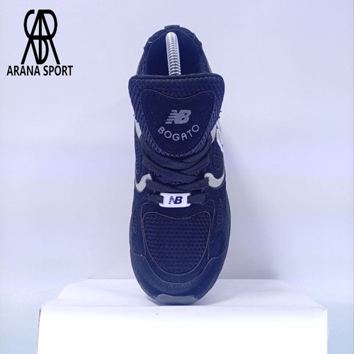 کتونی نیوبالانس ۹۹۰ مردانه رنگ طوسی نمای بغل