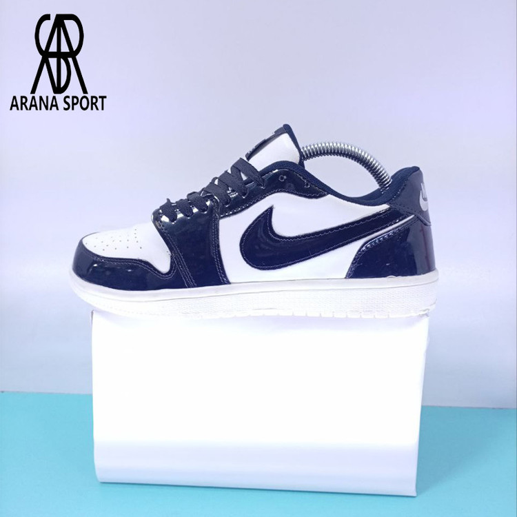 نمای جلوی کتونی نایک ترویست مردانه