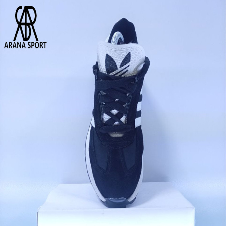 نمای جلویی کتونی آدیداس فرمول کد 209