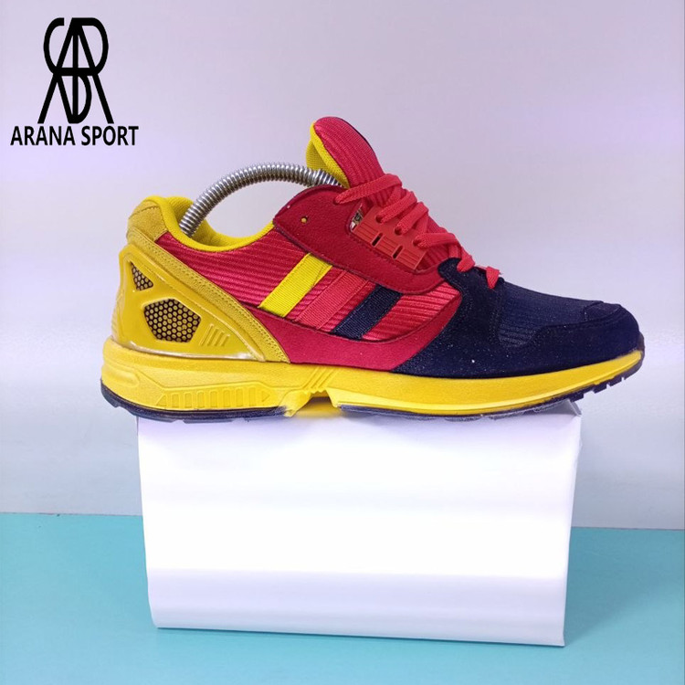 نمای پشت کتونی آدیداس زد ایکس 8000 کد 221