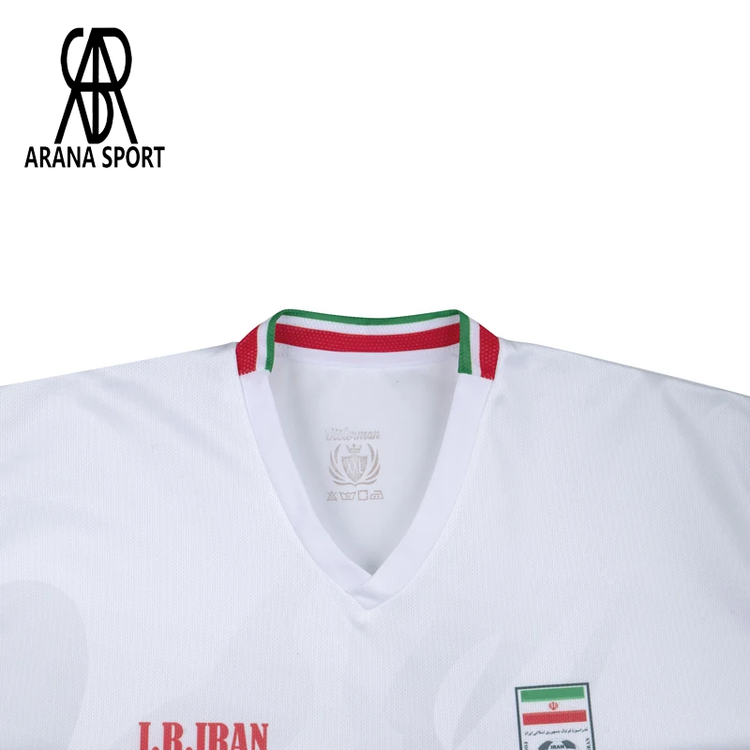 ست پیراهن شورت اول تیم ملی ایران جام جهانی بدون اسم و شماره با رنگ زرد کلاسیک، طراحی یقه هفت اسپرت و لوگوی تیم ملی روی سینه، محصول آرنا اسپورتر-9